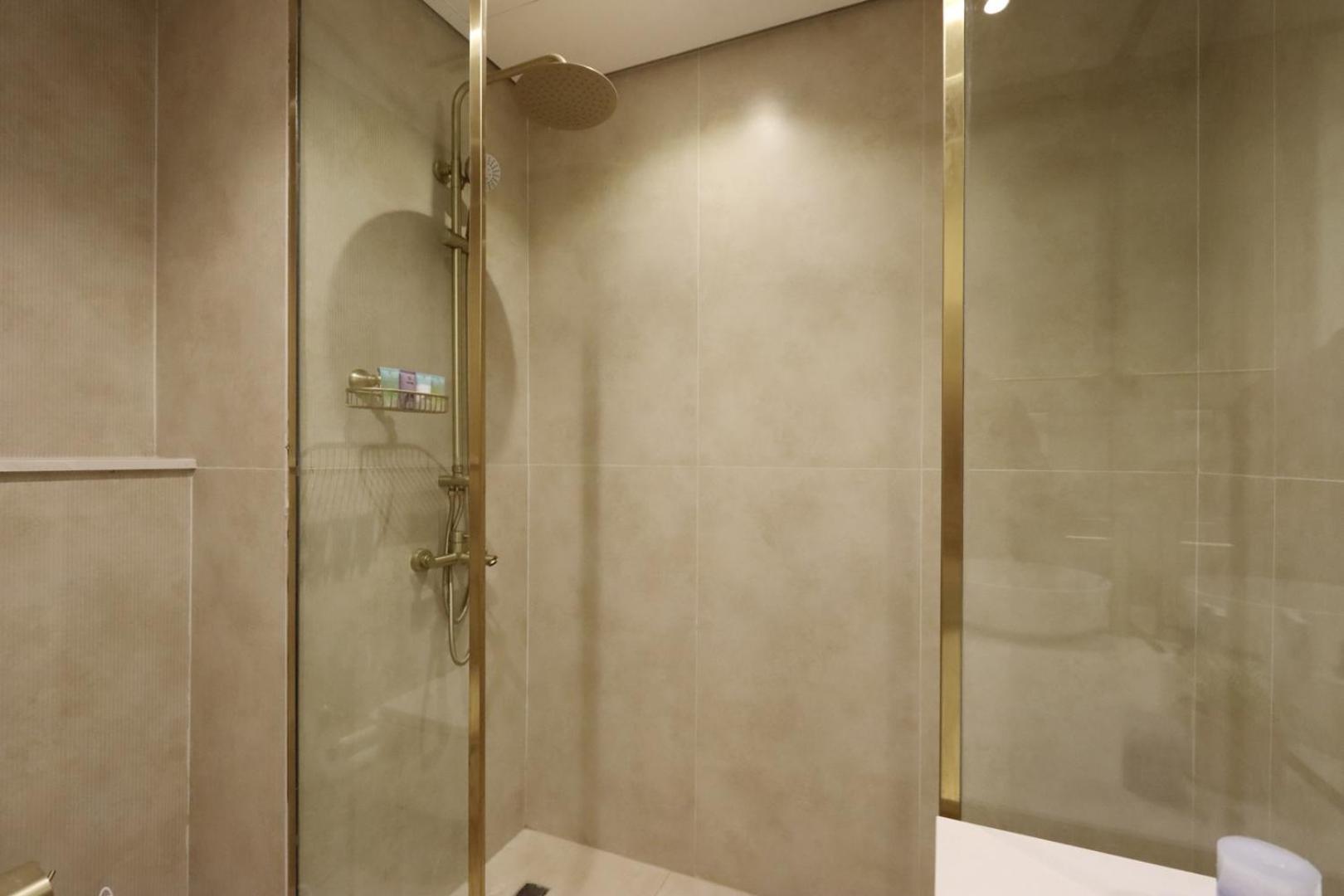 Livbnb-radiant, Upgraded 1b Unit In District 14, Jvc Appartement *